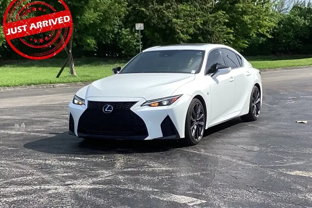 2022 Lexus IS 350 F SPORT photo 1