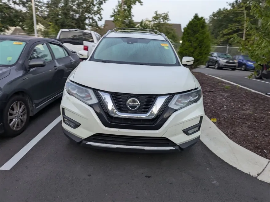 2018 Nissan Rogue SL photo 1