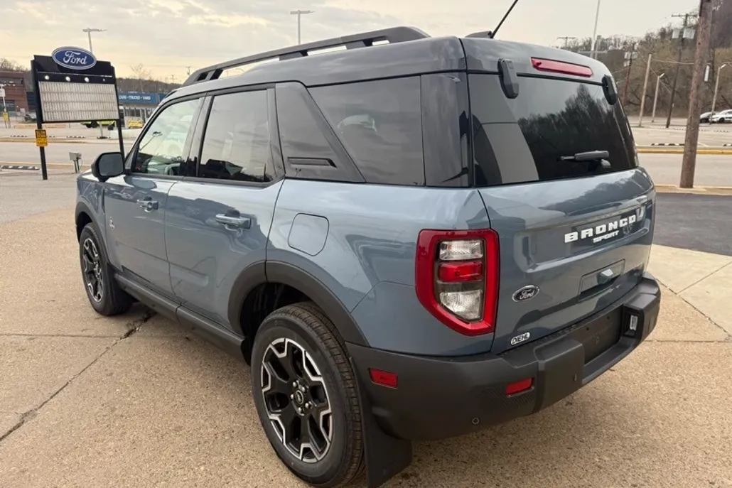 2025 Ford Bronco Sport Outer Banks photo 1