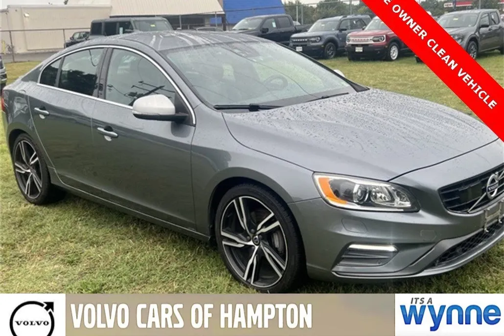 2017 Volvo S60 T6 AWD R-Design Platinum photo 1
