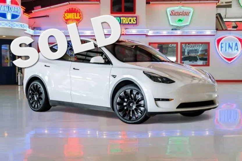 2023 Tesla Model Y Long Range photo 1