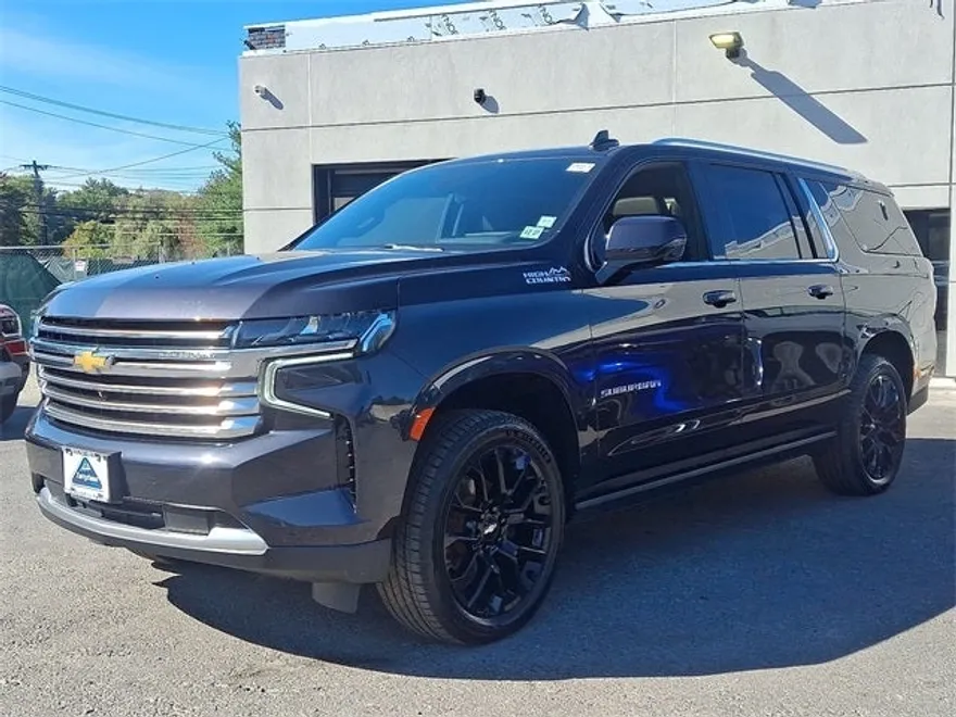 2023 Chevrolet Suburban High Country photo 1