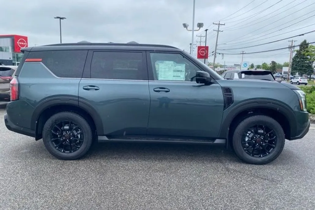 2025 Nissan Armada photo 1