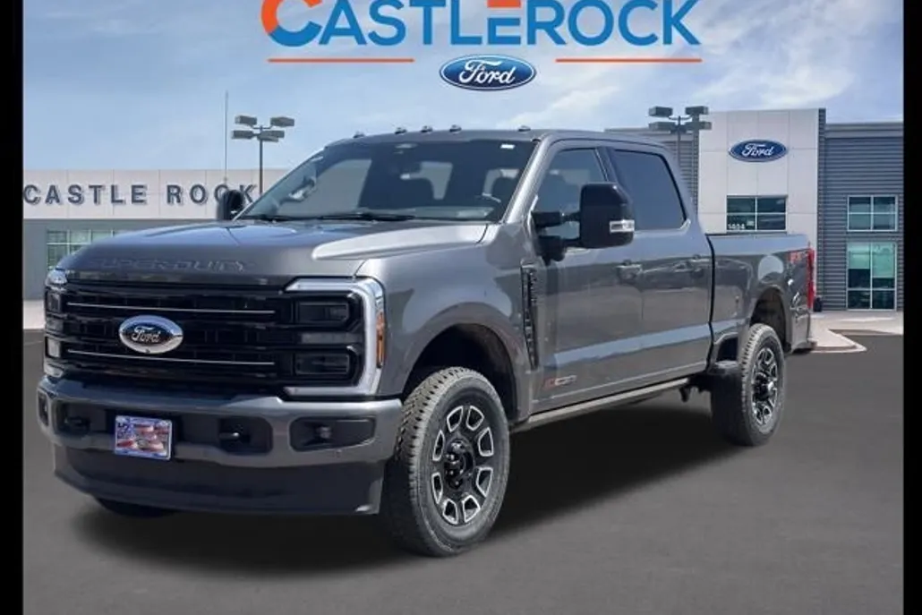 2025 Ford F-350 Platinum photo 1