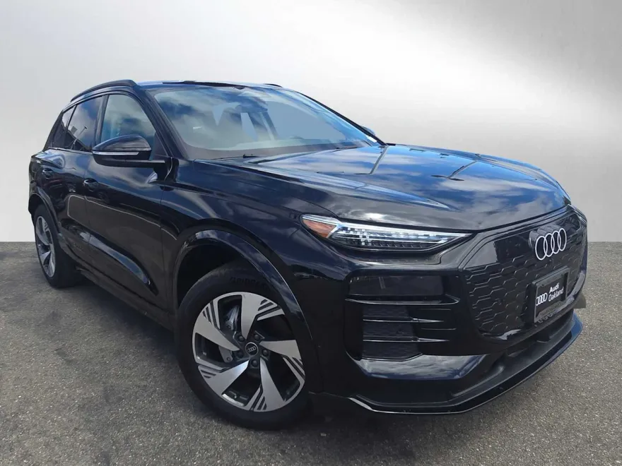 2025 Audi Q6 E-tron Premium Plus photo 1