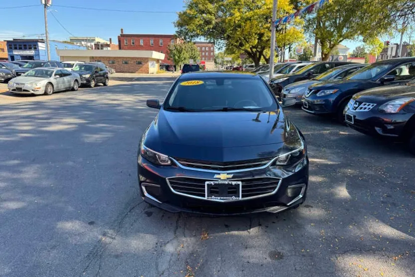 2018 Chevrolet Malibu LS photo 1
