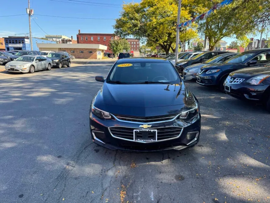 2018 Chevrolet Malibu LS photo 1