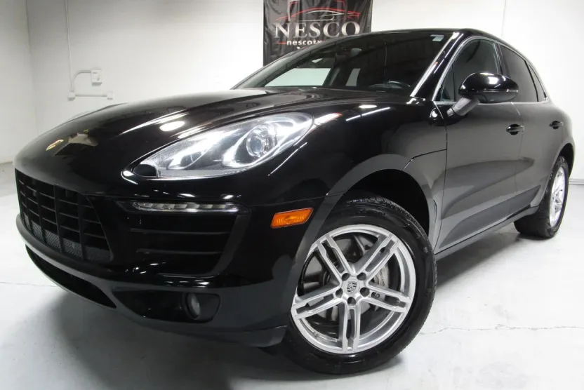 2016 Porsche Macan S photo 1