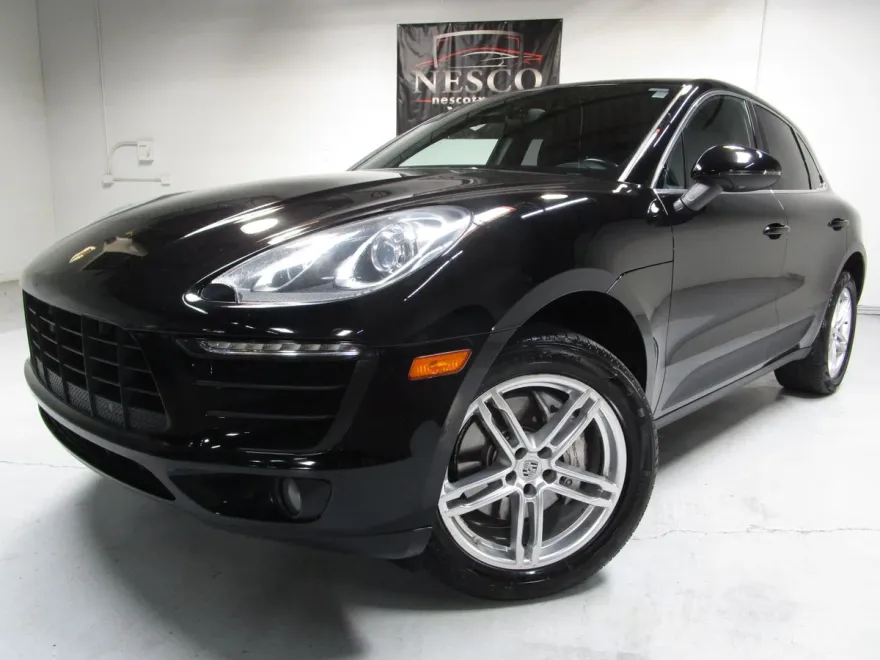 2016 Porsche Macan S photo 1
