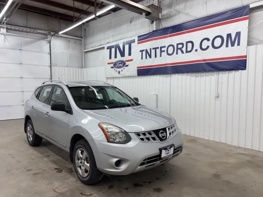 2014 Nissan Rogue Select S photo 1