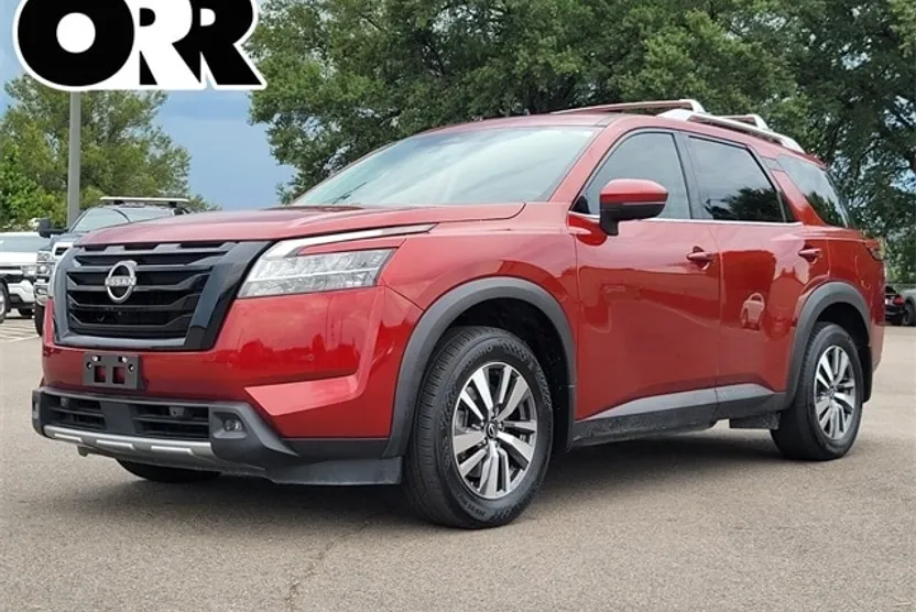 2023 Nissan Pathfinder SL photo 1
