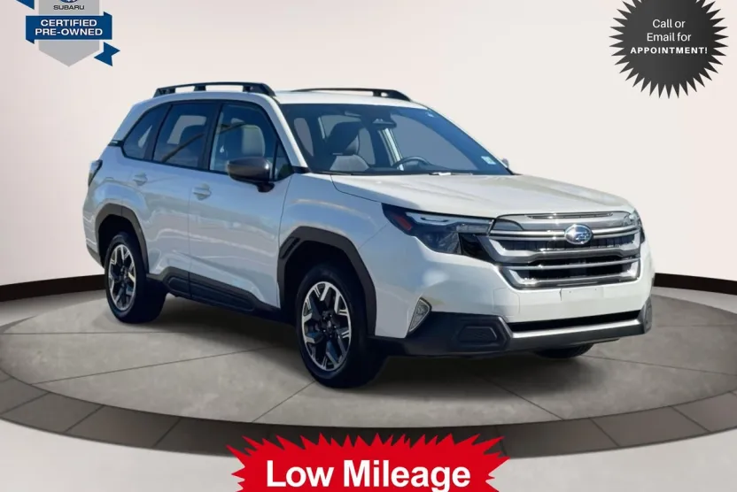 2025 Subaru Forester Premium Base photo 1