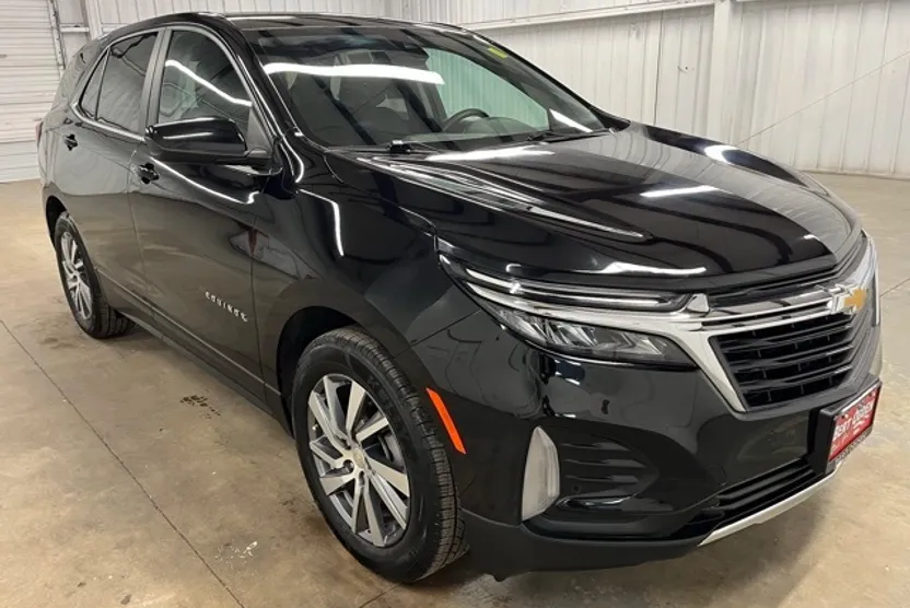 2022 Chevrolet Equinox LT photo 1