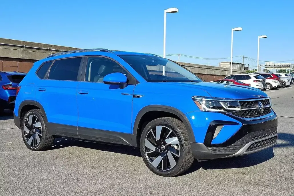 2024 Volkswagen Taos SEL photo 1