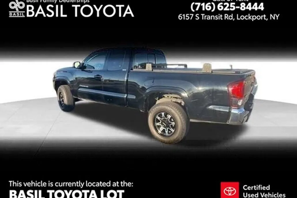 2023 Toyota Tacoma SR5 photo 1