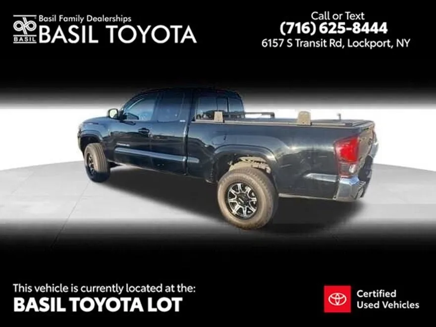 2023 Toyota Tacoma SR5 photo 1