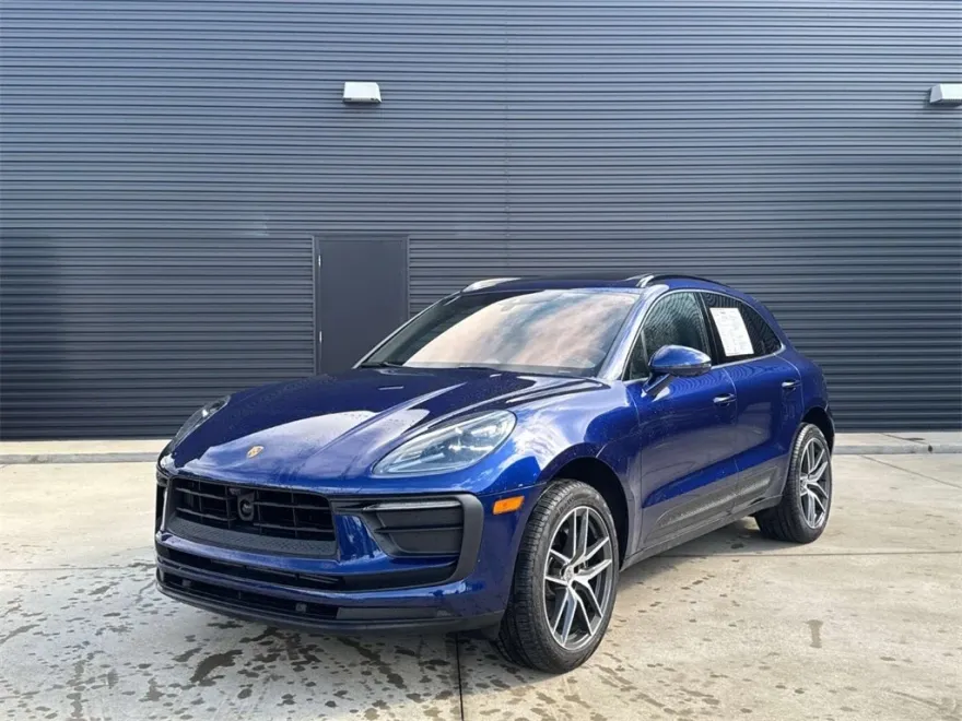 2024 Porsche Macan Base photo 1