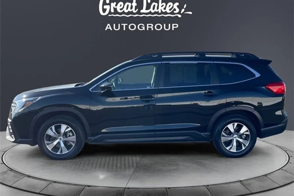 2025 Subaru Ascent Premium photo 1