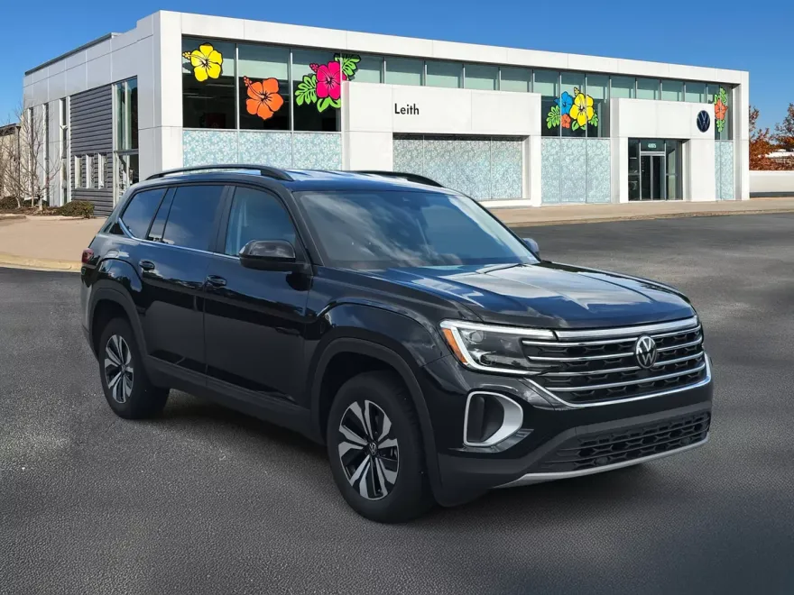 2024 Volkswagen Atlas SE photo 1