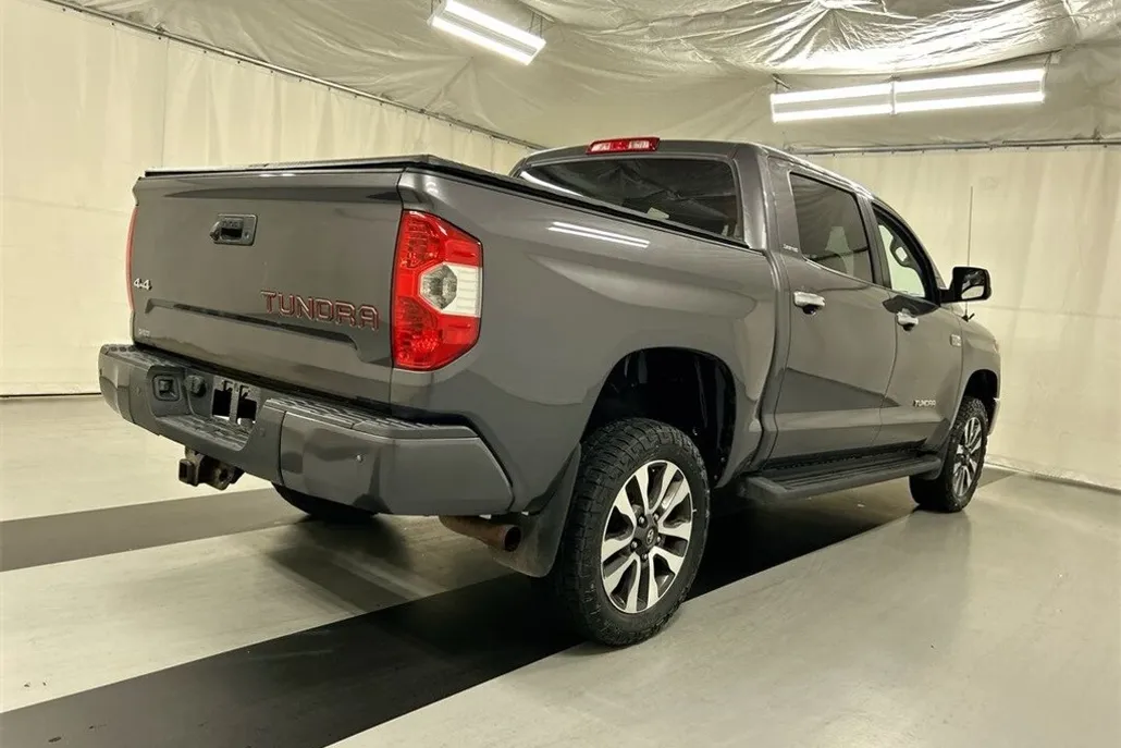 2018 Toyota Tundra SR5 photo 1
