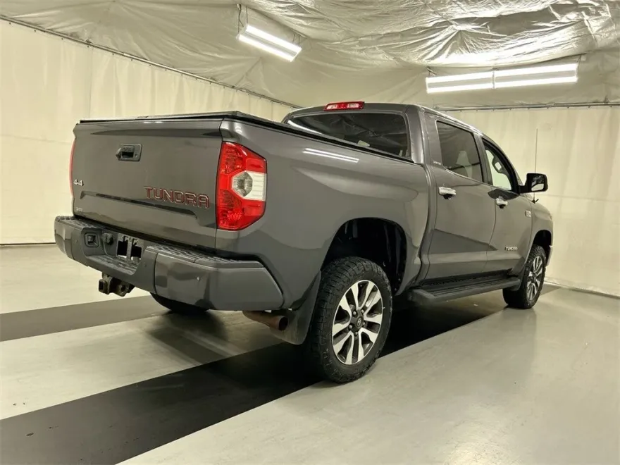 2018 Toyota Tundra SR5 photo 1