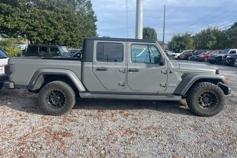 2021 Jeep Gladiator Overland photo 1