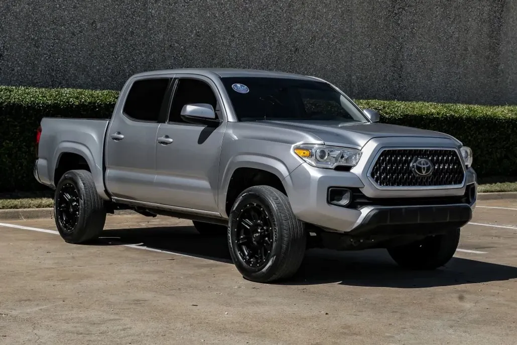 2019 Toyota Tacoma Double Cab SR photo 1