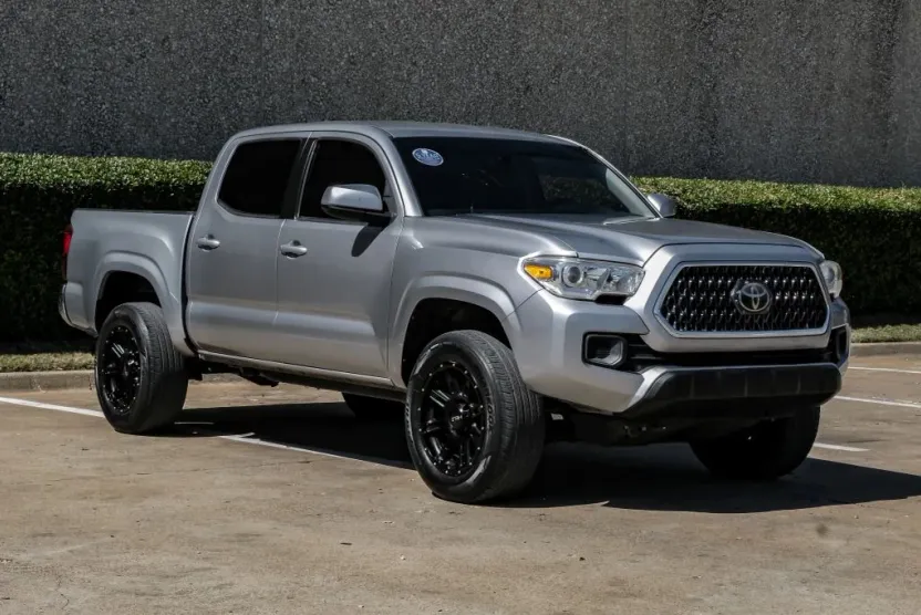 2019 Toyota Tacoma Double Cab SR photo 1