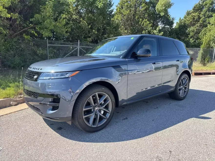 2025 Land Rover Range Rover Sport SE photo 1