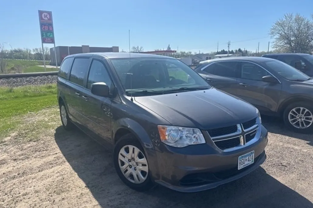 2016 Dodge Grand Caravan SE photo 1