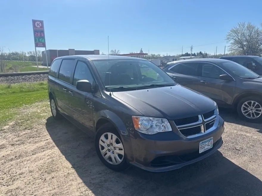 2016 Dodge Grand Caravan SE photo 1