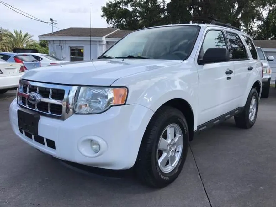 2010 Ford Escape XLT photo 1