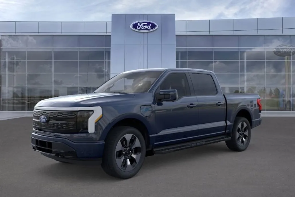 2025 Ford F-150 Lightning Platinum photo 1