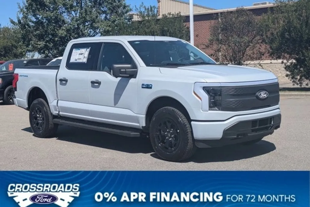 2025 Ford F-150 Lightning XLT photo 1