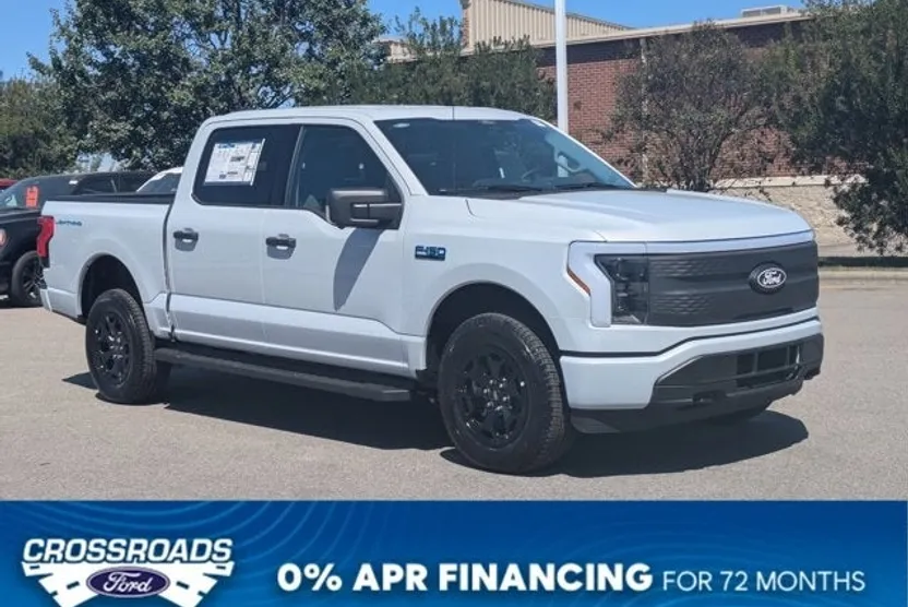 2025 Ford F-150 Lightning XLT photo 1