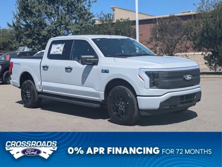 2025 Ford F-150 Lightning XLT photo 1