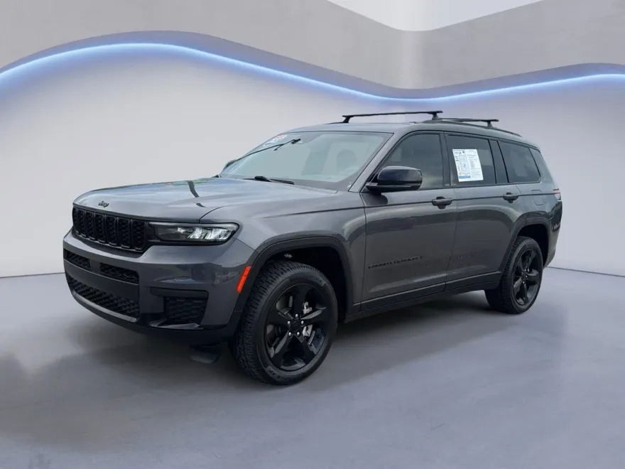 2023 Jeep Grand Cherokee Altitude photo 1