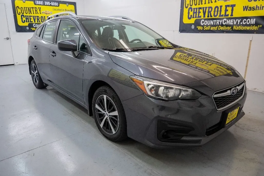 2019 Subaru Impreza Premium photo 1