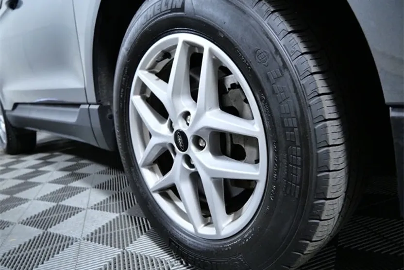 2023 Ford Edge SEL photo 1