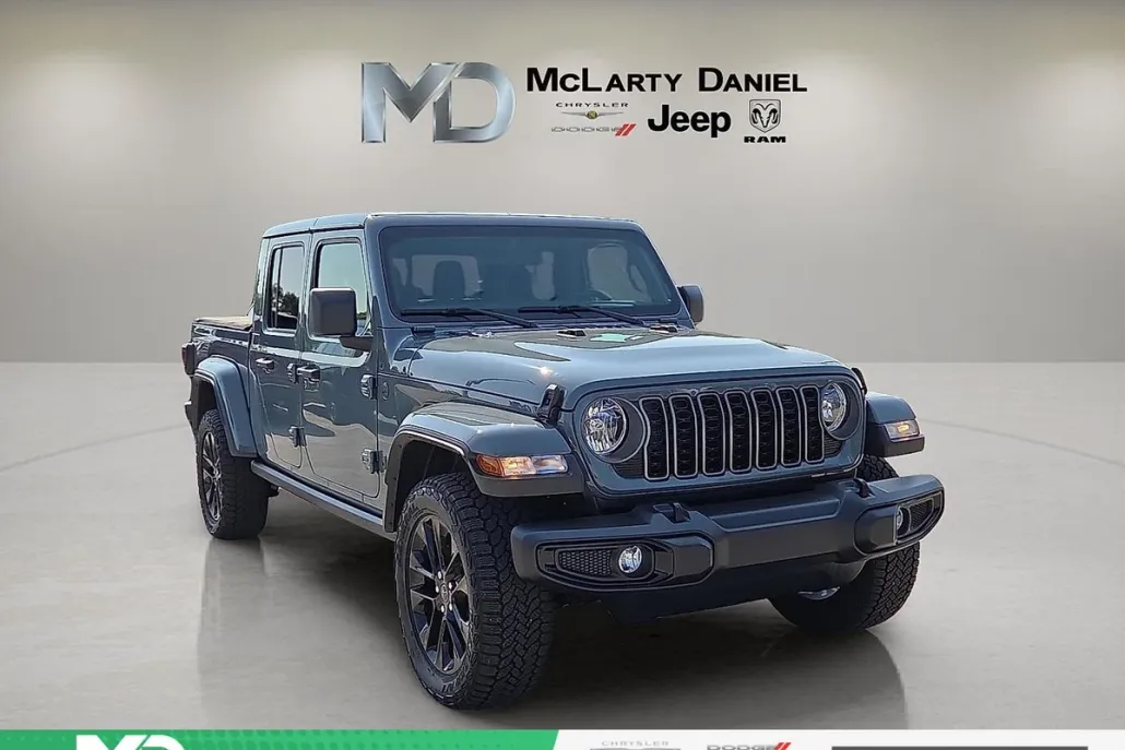 2025 Jeep Gladiator Sport photo 1