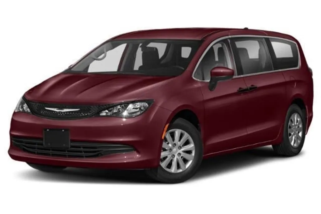 2020 Chrysler Voyager LX photo 1
