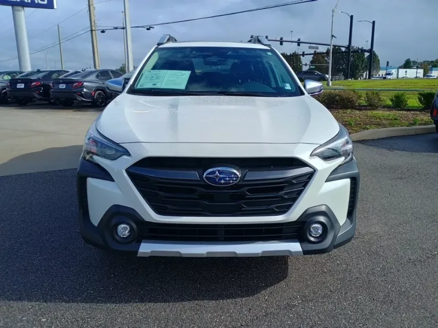 2025 Subaru Outback Touring photo 1