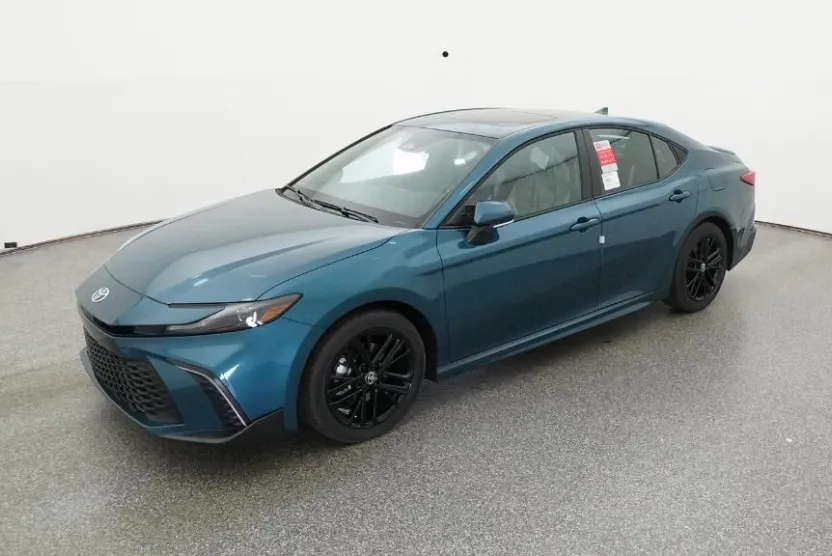 2026 Toyota Camry SE photo 1