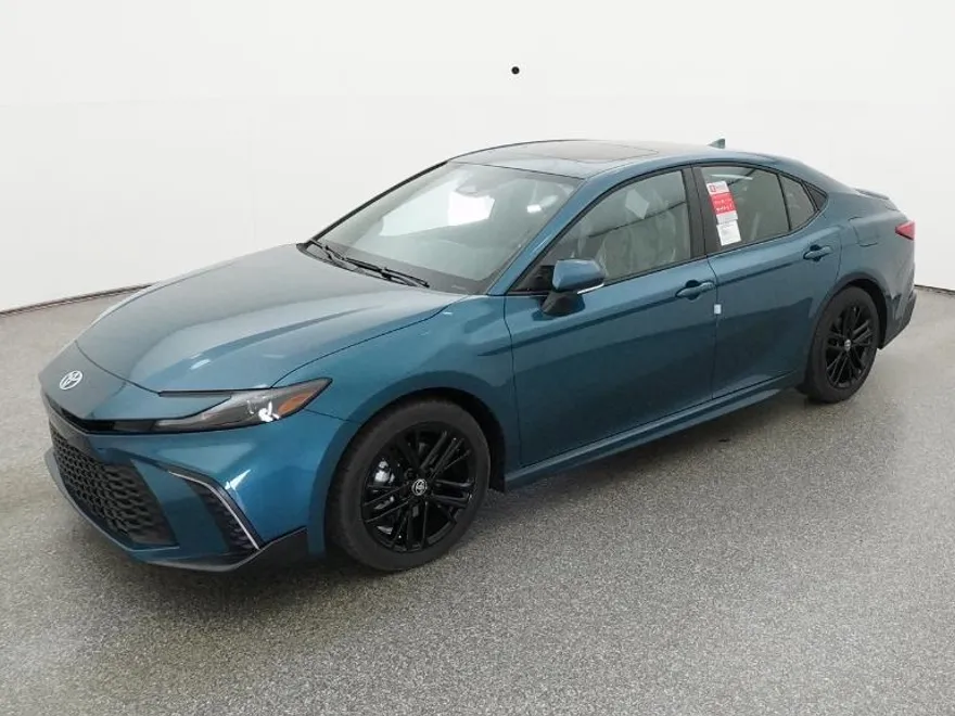 2026 Toyota Camry SE photo 1