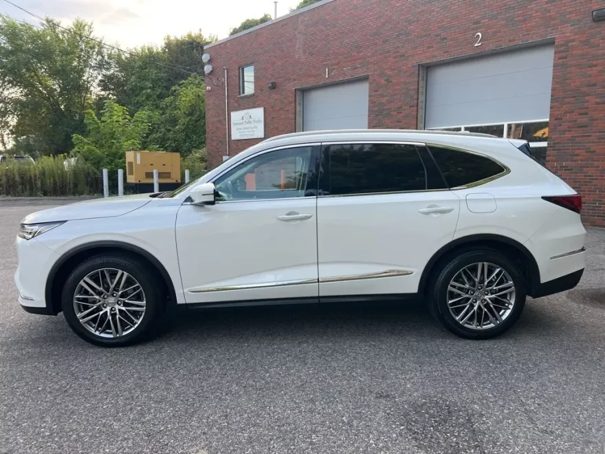 2023 Acura MDX SH-AWD Advance photo 1
