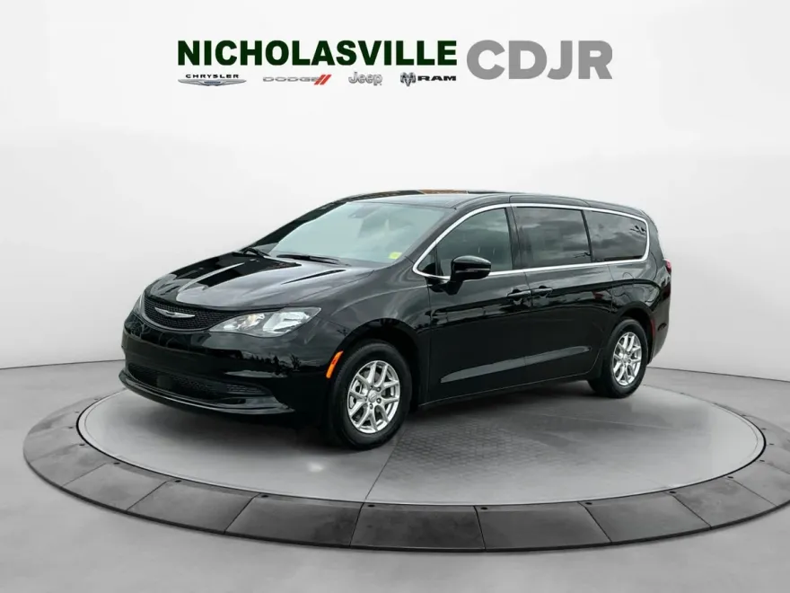 2025 Chrysler Voyager LX photo 1