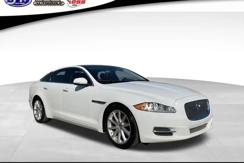 2012 Jaguar XJ photo 1