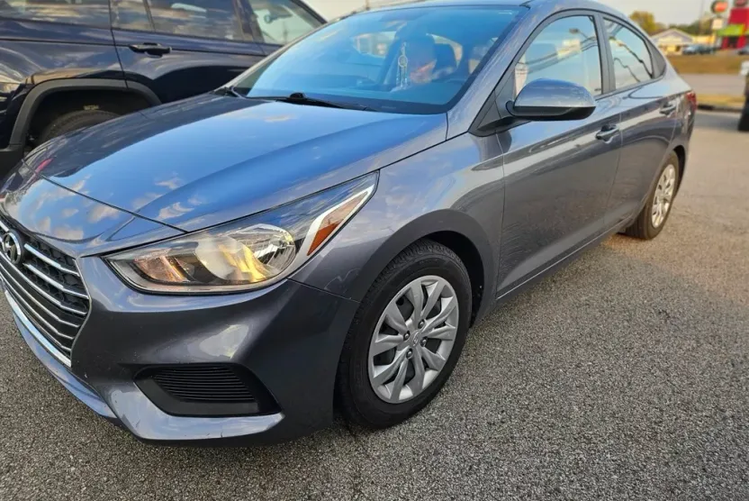 2019 Hyundai Accent SE photo 1