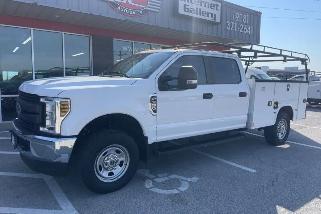 2019 Ford F-350 XL photo 1