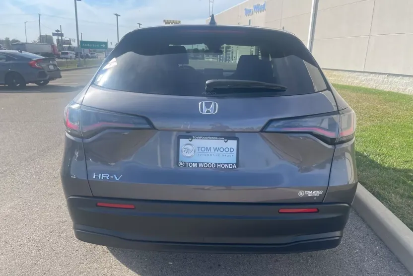 2026 Honda HR-V LX photo 1